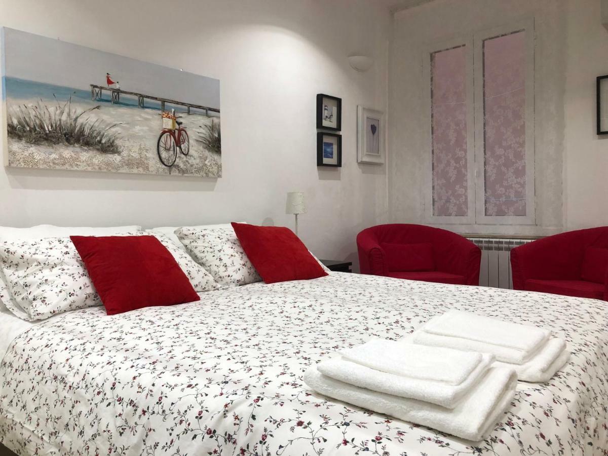 Апартаменты Temporary House Vicolo Colombina Болонья Экстерьер фото